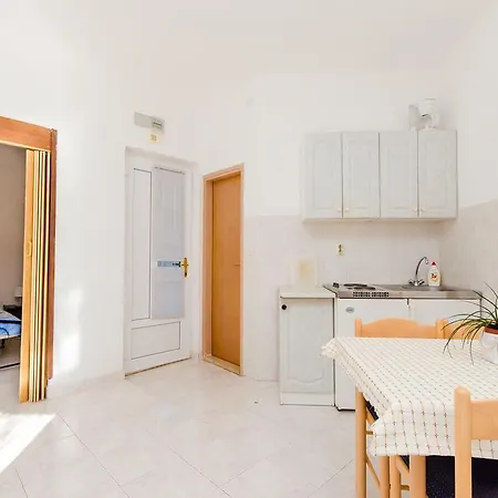 Apartment Danilo *